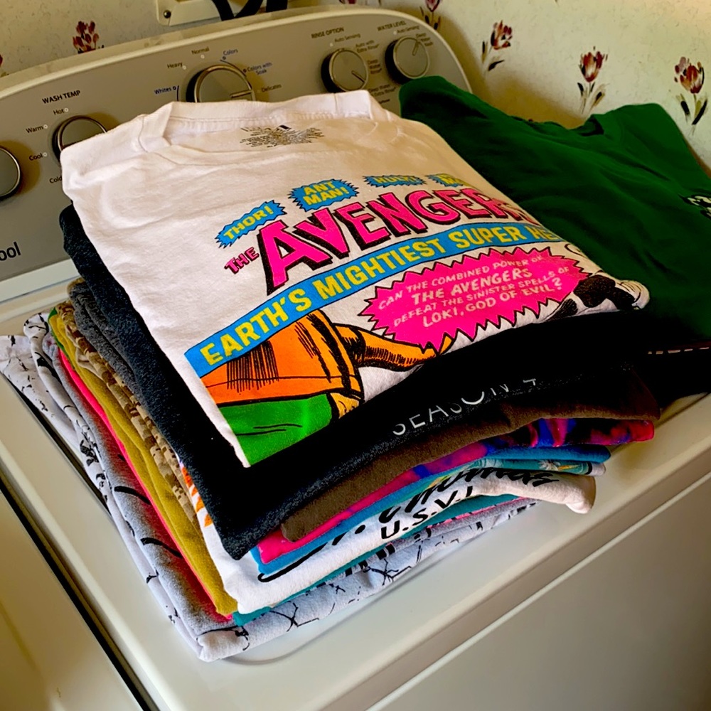 MYSTERY BOX: Graphic Tees - Picture 3 of 9